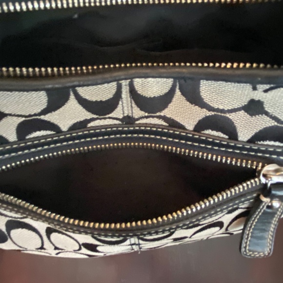 Coach Hampton Shoulder Bag - Picture 3 of 8
